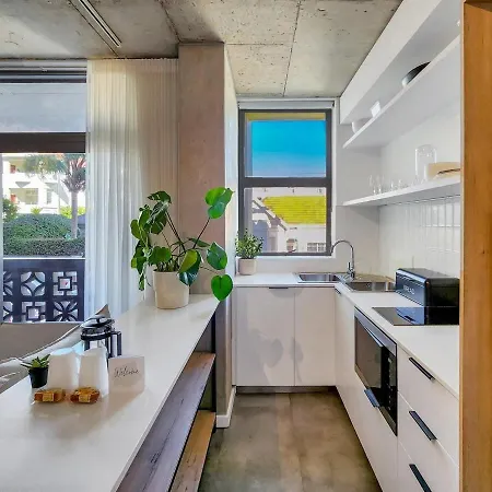 Oceanside, Modern Gem In Seapoint Appartement Kaapstad Buitenkant foto