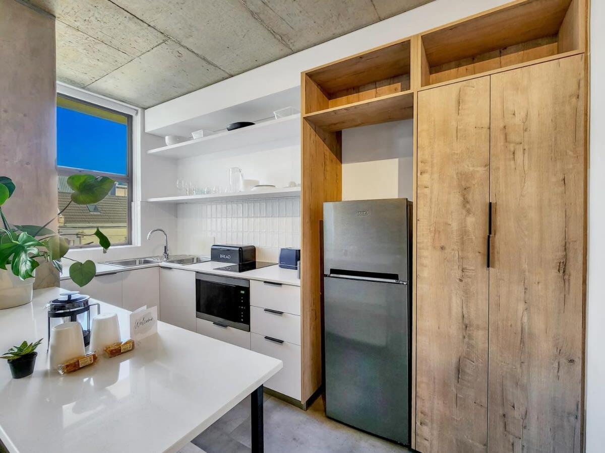 Appartement Oceanside, Modern Gem In Seapoint *