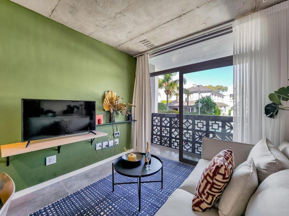 Oceanside, Modern Gem In Seapoint